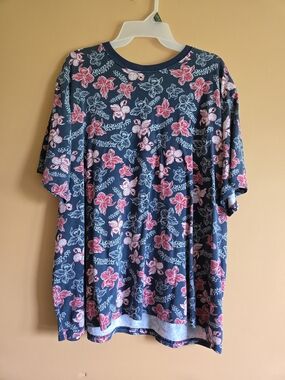 Celebrate Patriotic Blue Floral Tee with Red & White Hibiscus Print, PTP=25.5"